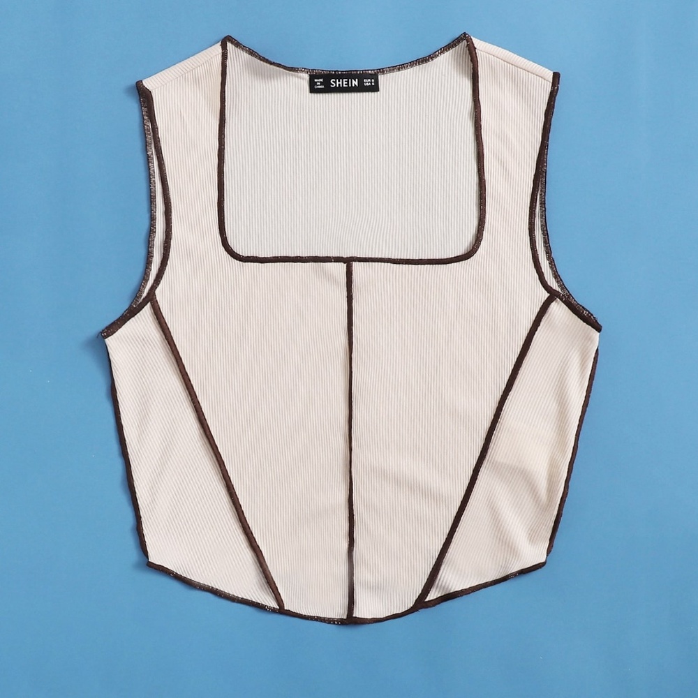 This fun crop shirt